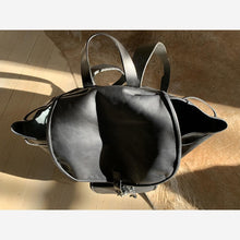 Cargar imagen en el visor de la galería, Thirty Year Old Backpack - Jao Brand