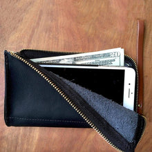 Cargar imagen en el visor de la galería, Wristlet / Travel Wallet - Jao Brand