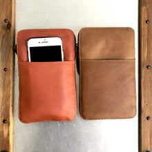 Cargar imagen en el visor de la galería, Crossbody Ziptop Wallet - Jao Brand
