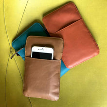 Cargar imagen en el visor de la galería, Crossbody Ziptop Wallet - Jao Brand
