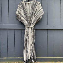 Cargar imagen en el visor de la galería, Nomad Striped Robe - Jao Brand
