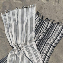 Cargar imagen en el visor de la galería, Nomad Striped Towel - Jao Brand

