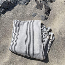 Cargar imagen en el visor de la galería, Nomad Striped Towel - Jao Brand
