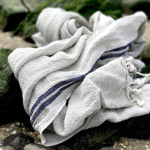 Cargar imagen en el visor de la galería, Turkish Beach/Bath Honeycombed Towel - Jao Brand
