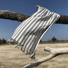 Cargar imagen en el visor de la galería, Workday Towel - Jao Brand
