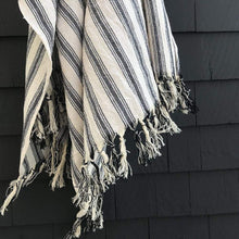 Cargar imagen en el visor de la galería, Workday Towel - Jao Brand
