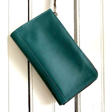 Cargar imagen en el visor de la galería, Wristlet / Travel Wallet - Jao Brand
